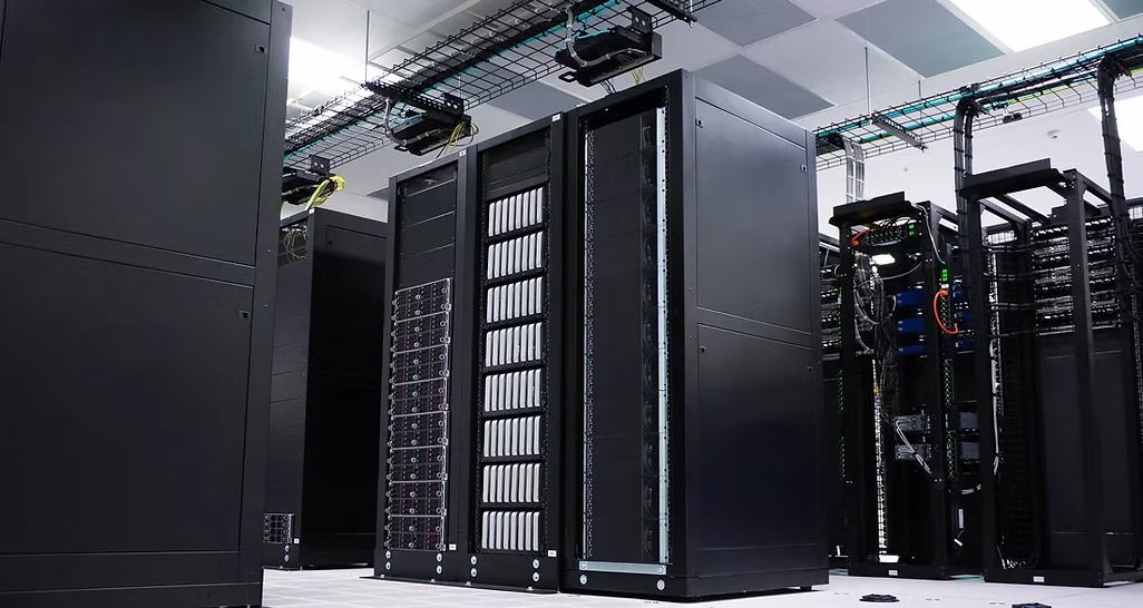 Baie de serveurs – Infrastructure IT Network Systems Île-de-France